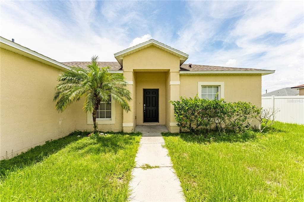 312 LAUDERDALE COURT POINCIANA, FL 34759