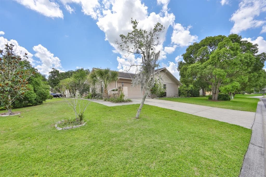 1809 SAGEBRUSH ROAD PLANT CITY, FL 33566