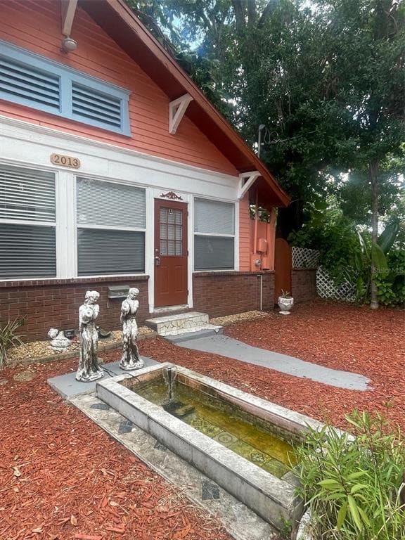 2013 DAVIS STREET UNIT A TAMPA, FL 33605