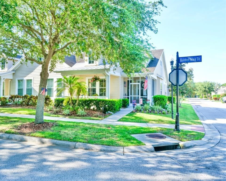 5516 GOLDEN ISLES DRIVE APOLLO BEACH, FL 33572