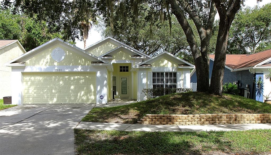 7520 SAVANNAH LANE TAMPA, FL 33637