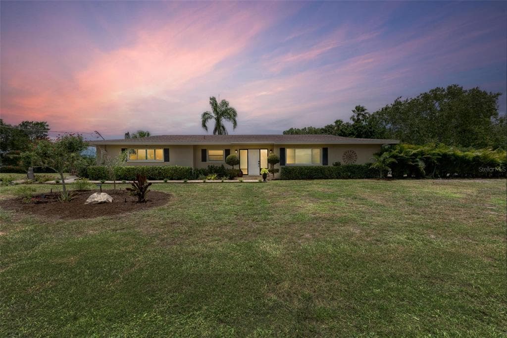 6708 3RD STREET W BRADENTON, FL 34207