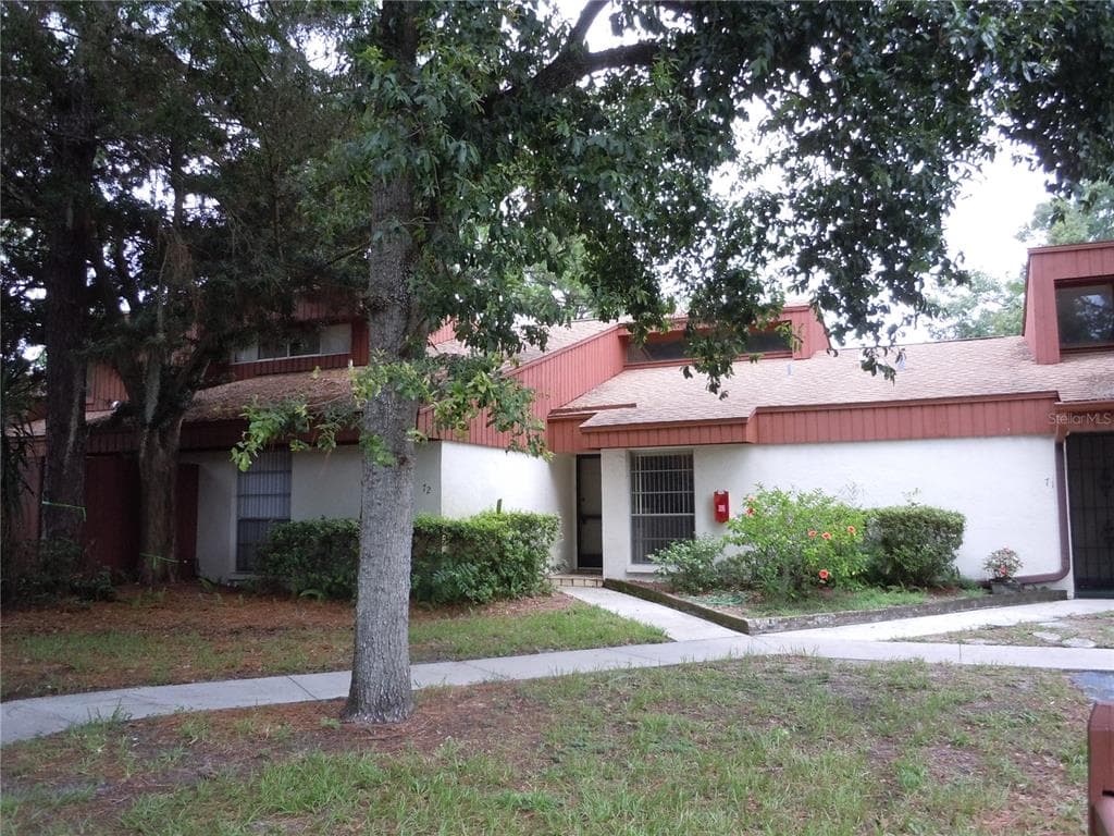 2064 SUNSET POINT ROAD UNIT 72 CLEARWATER, FL 33765