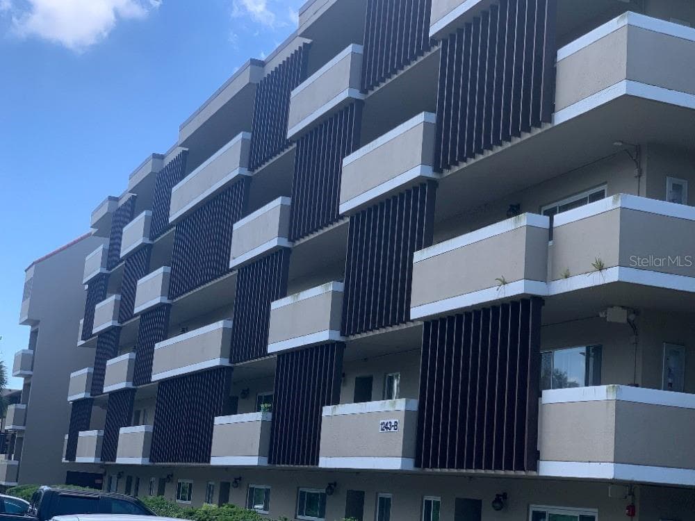 1243 S MARTIN LUTHER KING JR AVENUE UNIT B201 CLEARWATER, FL 33756