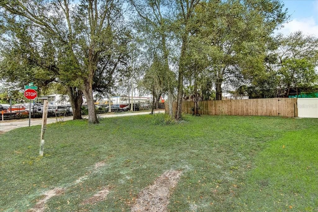 3627 E MOHAWK AVENUE TAMPA, FL 33610