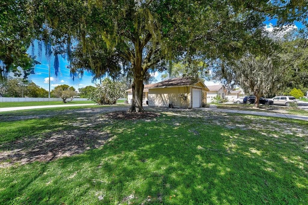 7713 LEON AVENUE TEMPLE TERRACE, FL 33637