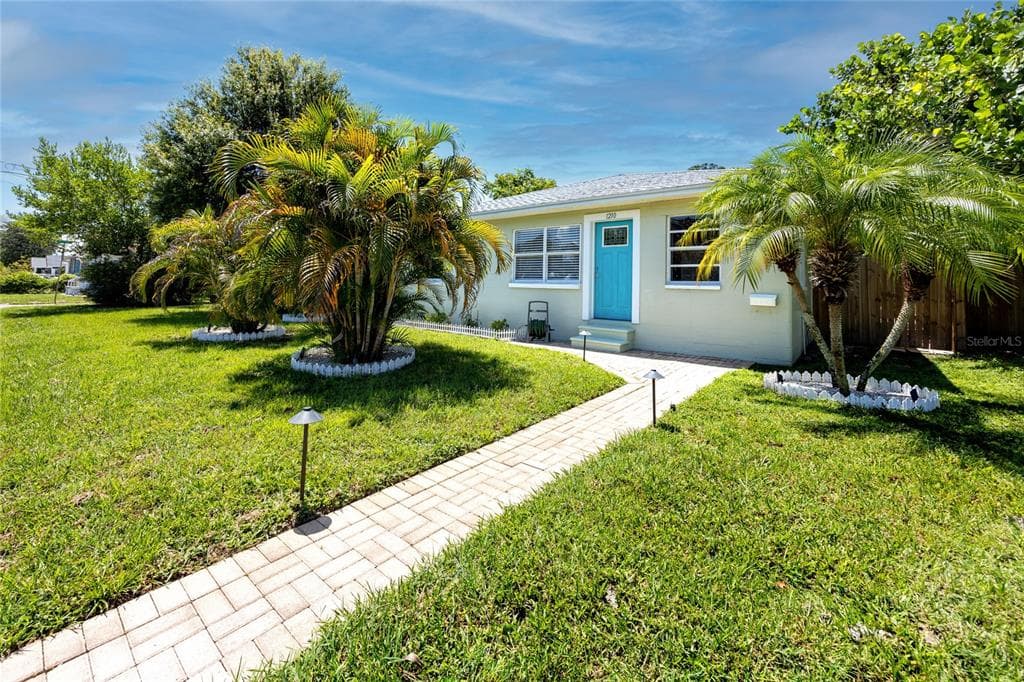 1210 35TH AVENUE N ST PETERSBURG, FL 33704