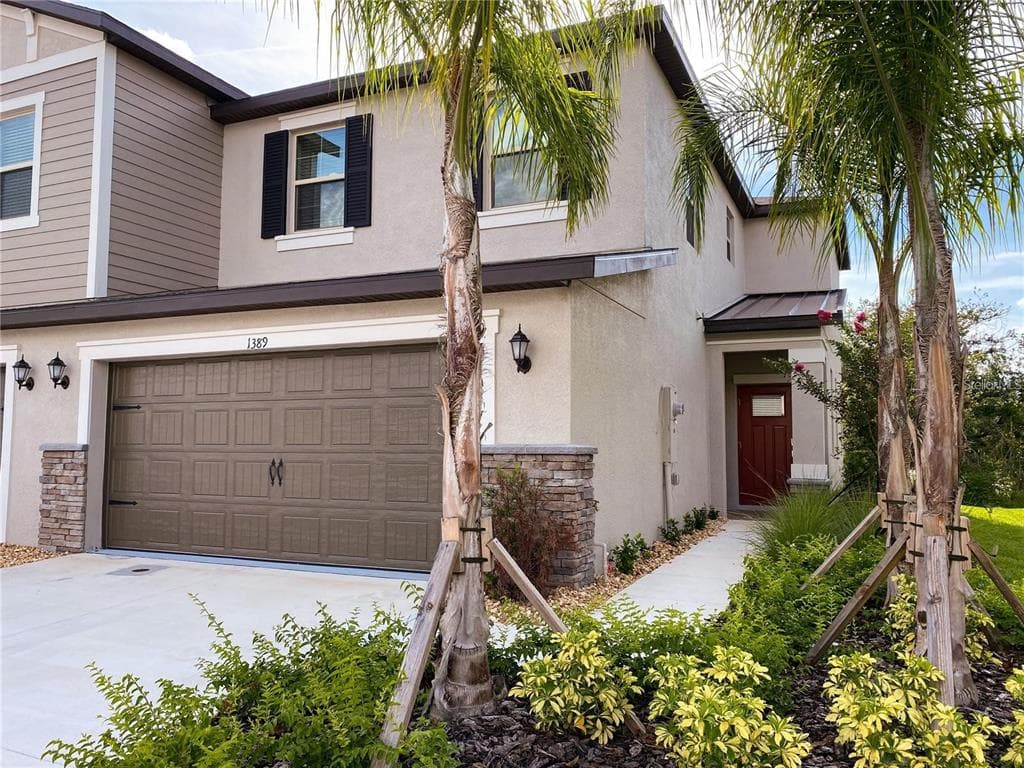 1389 WHITE FOX RUN LUTZ, FL 33549