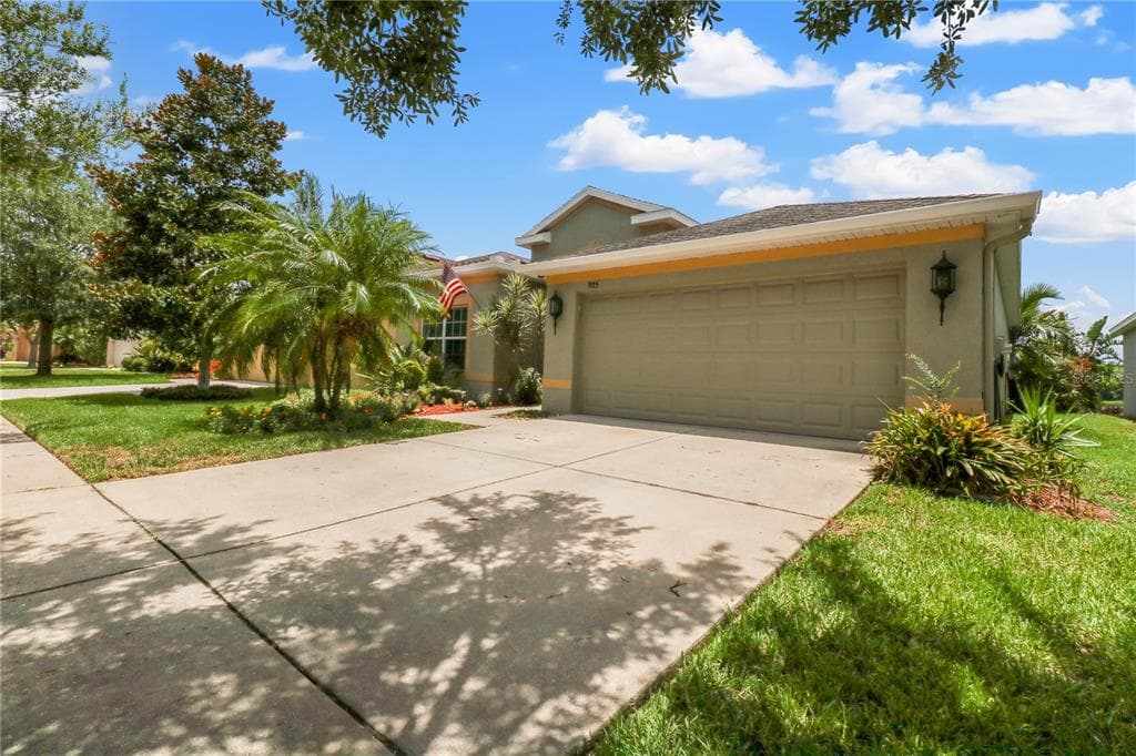 905 PARKER DEN DRIVE RUSKIN, FL 33570