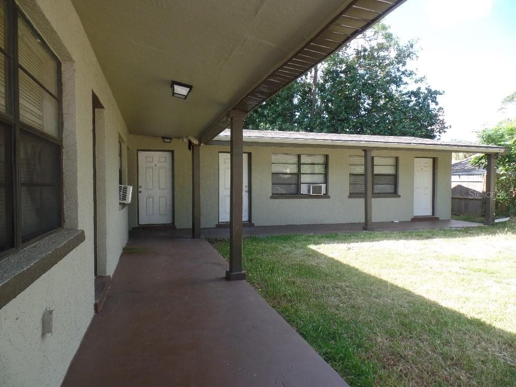 2404 10TH STREET W UNIT 2 BRADENTON, FL 34205