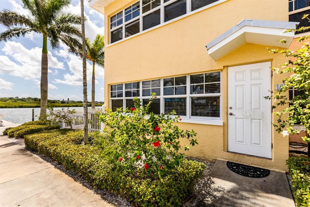 19417 GULF BOULEVARD UNIT A-101 INDIAN SHORES, FL 33785
