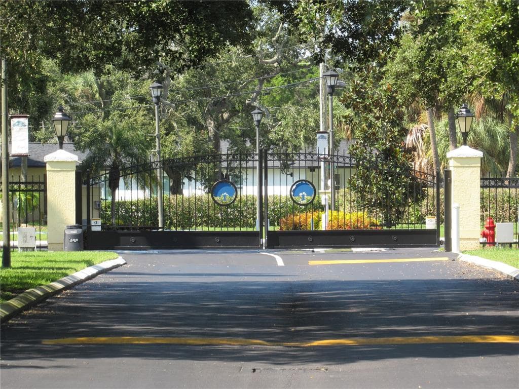 3001 58TH AVENUE S UNIT 515 ST PETERSBURG, FL 33712