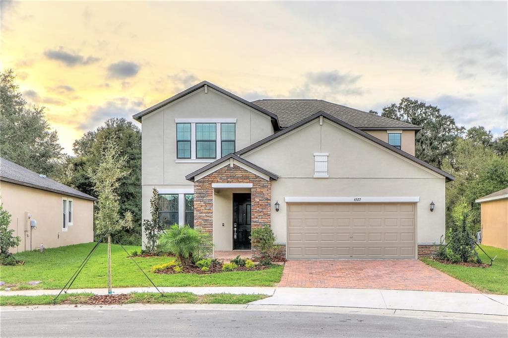 4527 COACHFORD DRIVE WESLEY CHAPEL, FL 33543