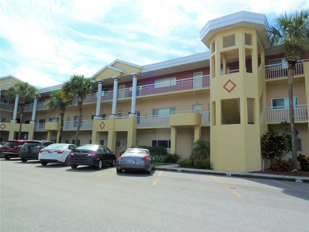 2021 SHANGRILA DRIVE UNIT 18 CLEARWATER, FL 33763