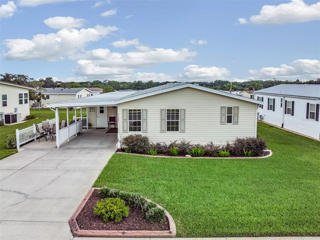 37604 NEW HORIZONS BOULEVARD ZEPHYRHILLS, FL 33541