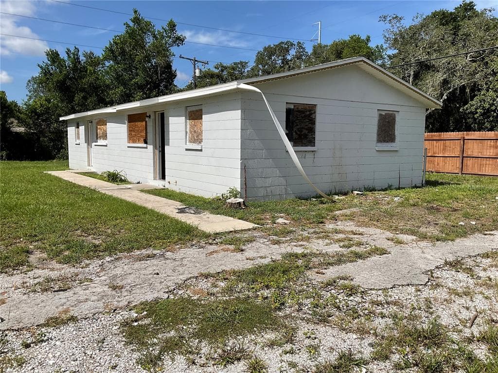 1401 E HOLLAND AVENUE TAMPA, FL 33612