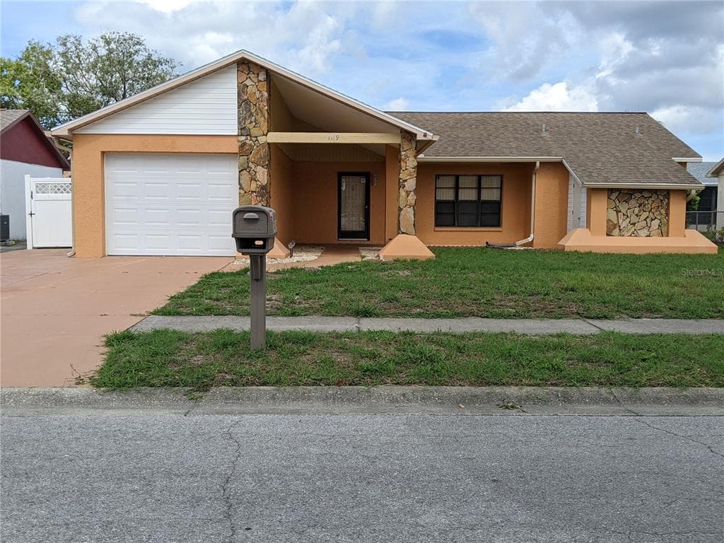 1119 PERSIMMON DRIVE HOLIDAY, FL 34691