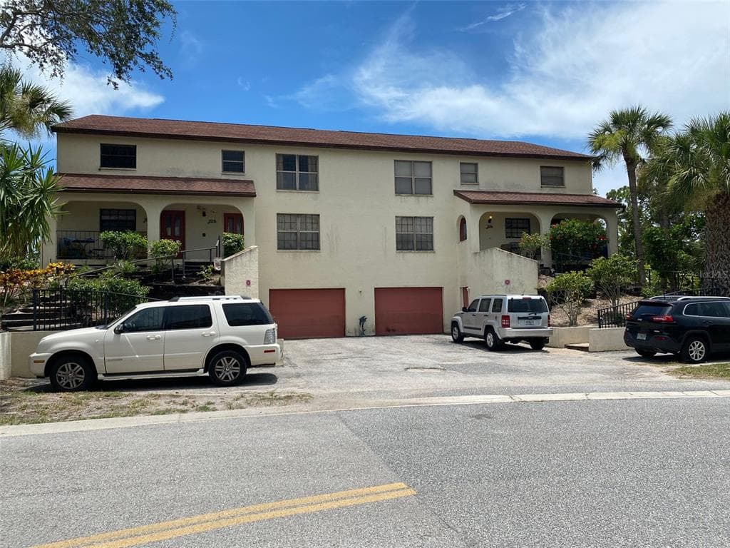 7517 34TH AVENUE W BRADENTON, FL 34209