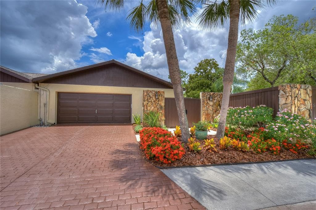 13501 AVISTA DRIVE TAMPA, FL 33624