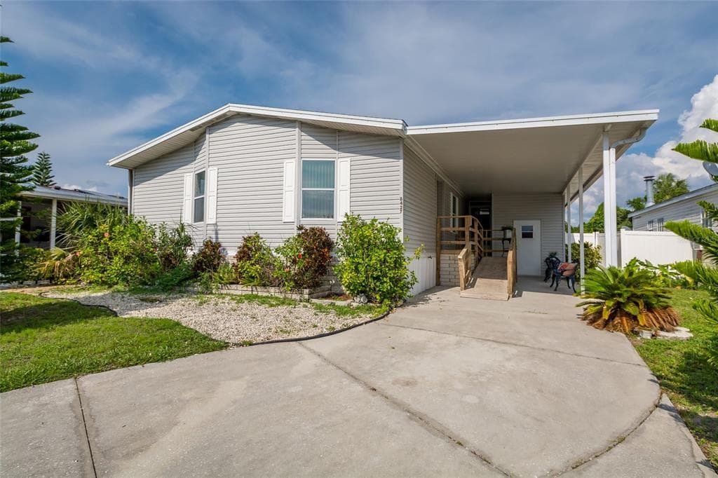 8427 FANTASIA PARK WAY RIVERVIEW, FL 33578