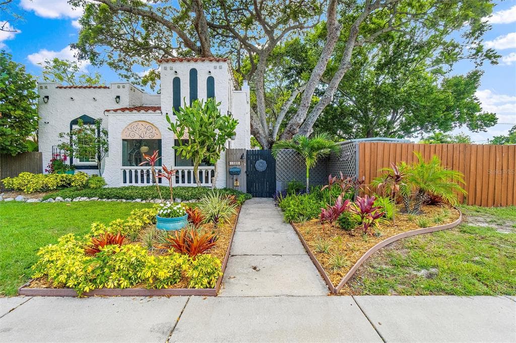 1020 43RD STREET N ST PETERSBURG, FL 33713