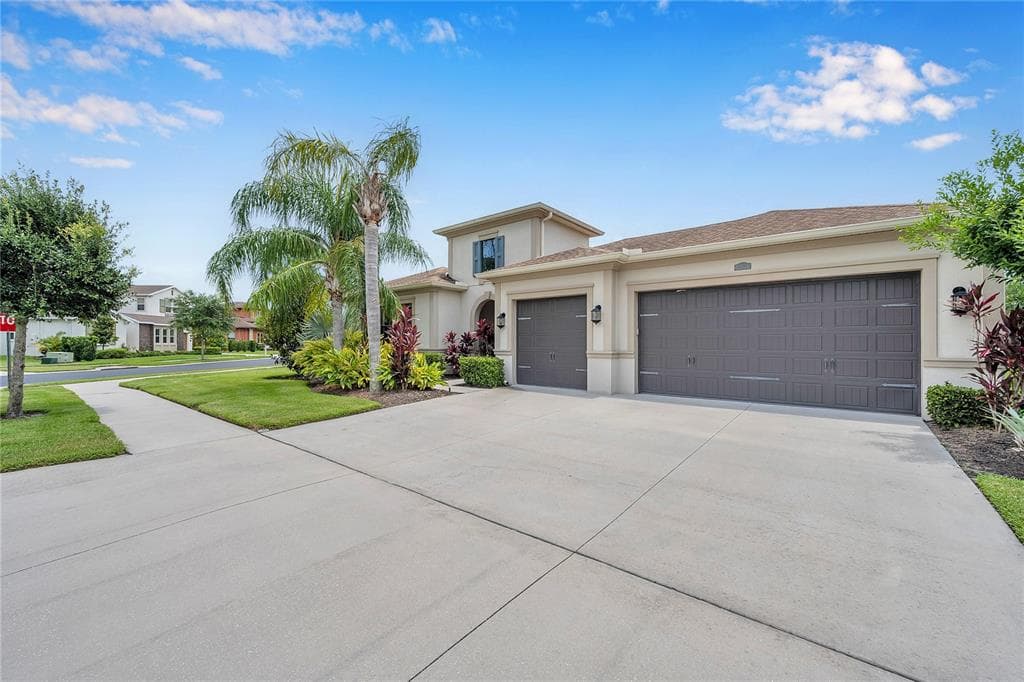 32036 MARDELLE PLACE WESLEY CHAPEL, FL 33543
