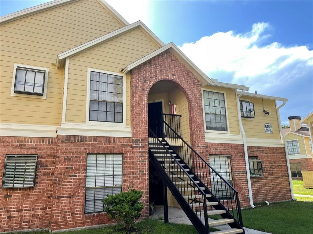 8756 MALLARD RESERVE DRIVE UNIT 201 TAMPA, FL 33614