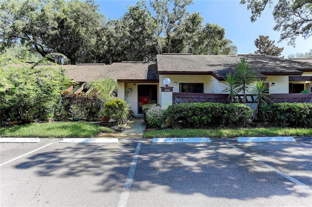 2932 STAR APPLE COURT PALM HARBOR, FL 34684