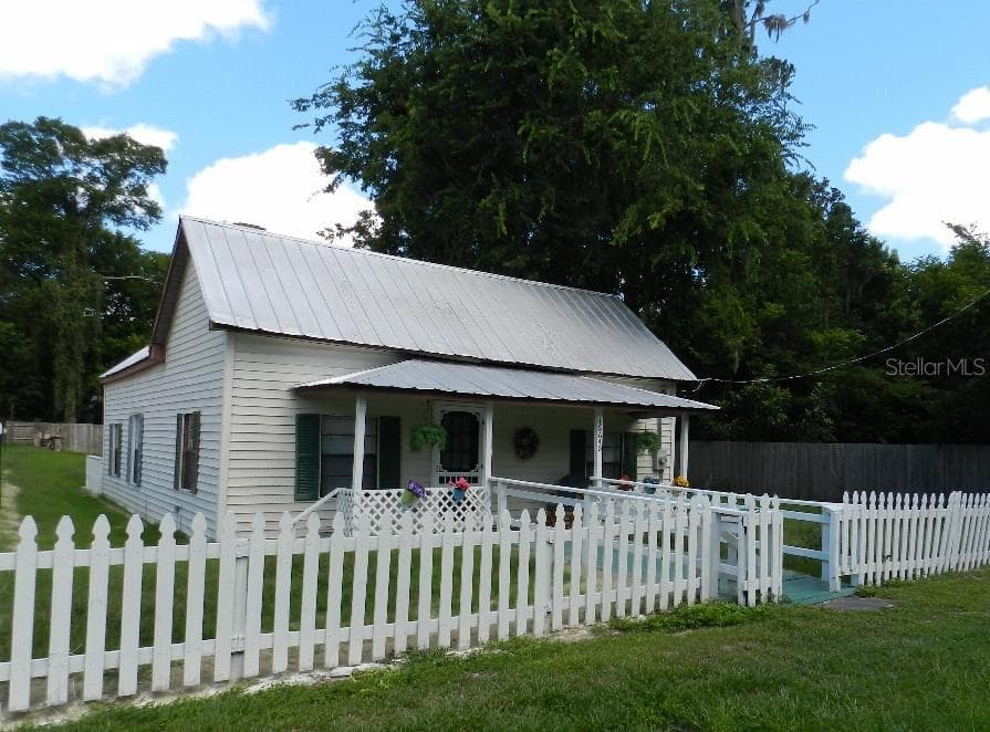 18640 NW 235 STREET HIGH SPRINGS, FL 32643