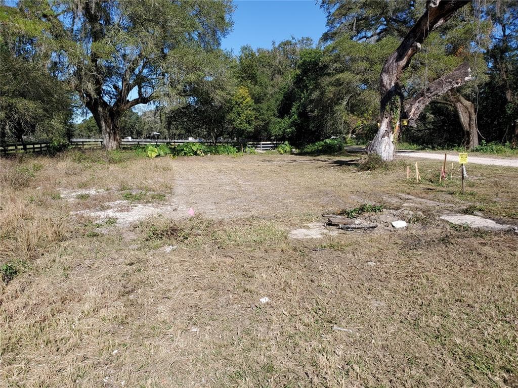 38533 STATE ROAD 575 DADE CITY, FL 33523