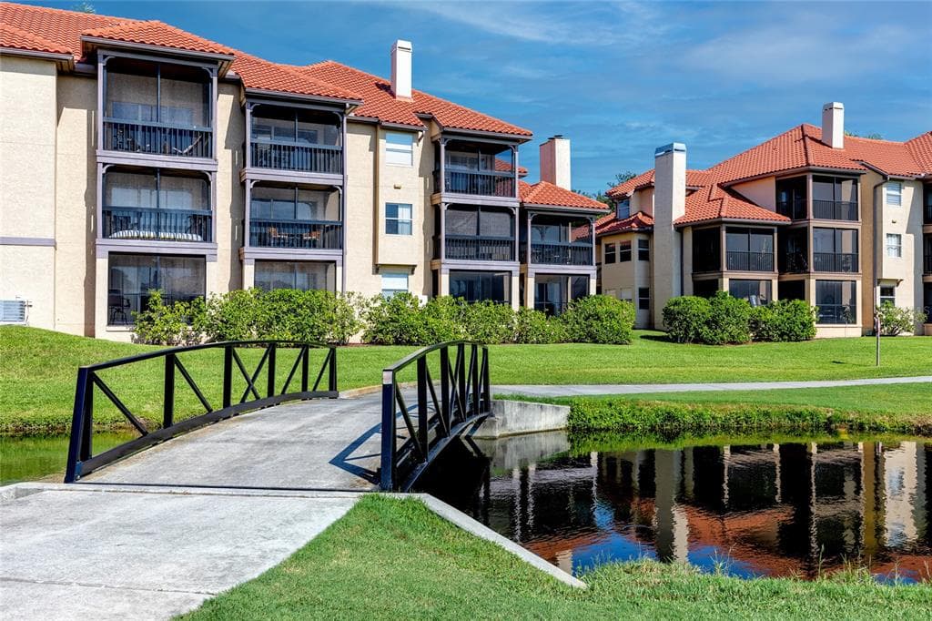 2400 FEATHER SOUND DRIVE UNIT 911 CLEARWATER, FL 33762