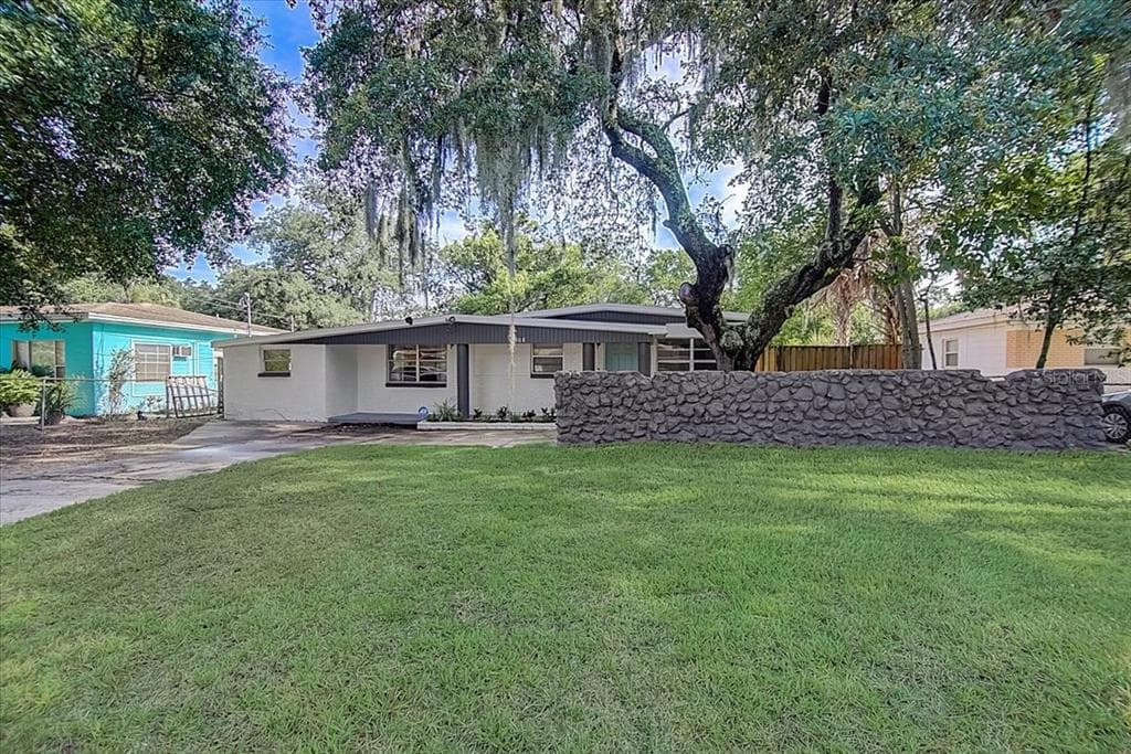 2908 E HOWELL STREET TAMPA, FL 33610