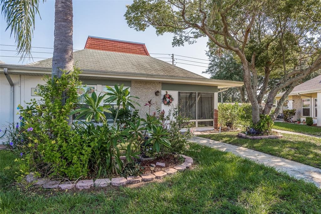4357 TAHITIAN GARDENS CIRCLE UNIT D HOLIDAY, FL 34691