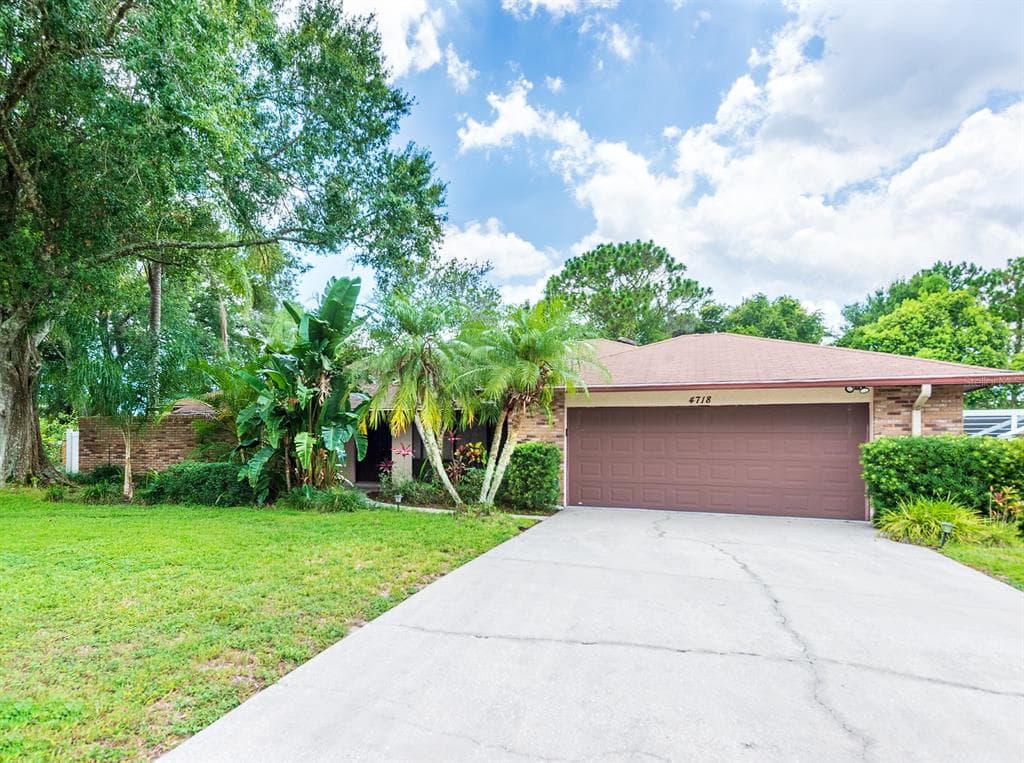 4718 WINDFLOWER CIRCLE TAMPA, FL 33624