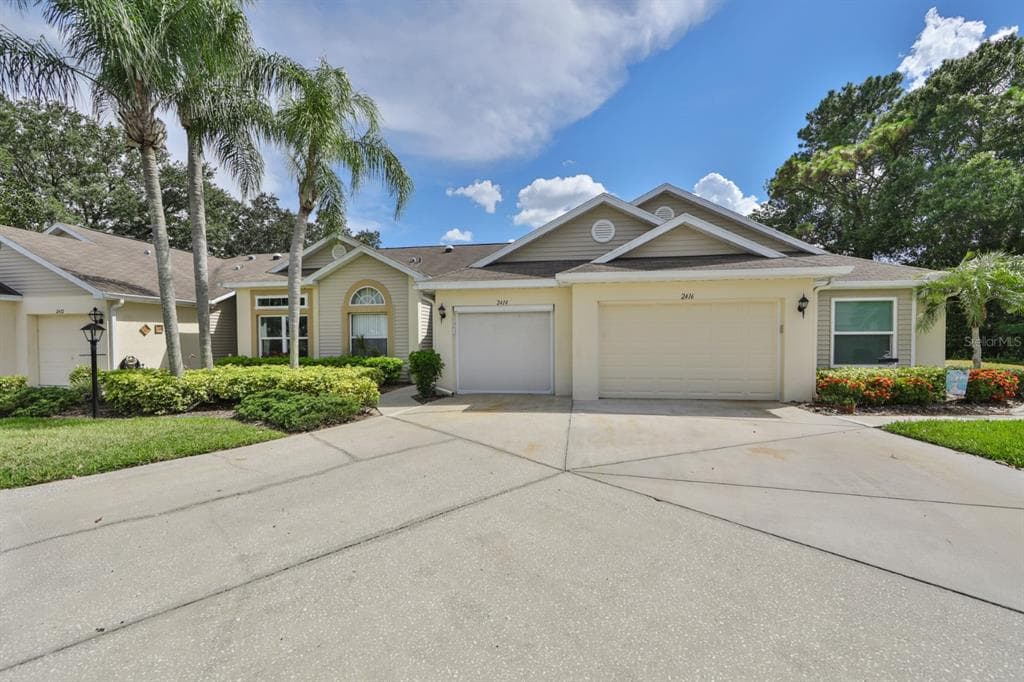 2414 NANTUCKET GLEN PLACE UNIT 19 SUN CITY CENTER, FL 33573