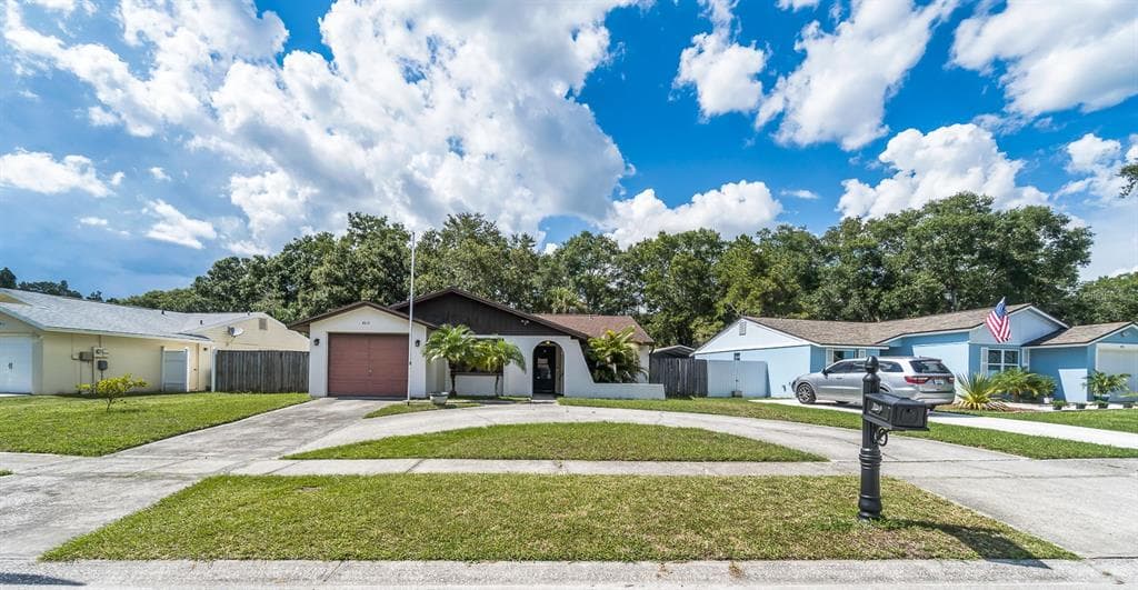 4913 TRASKWOOD COURT TAMPA, FL 33624