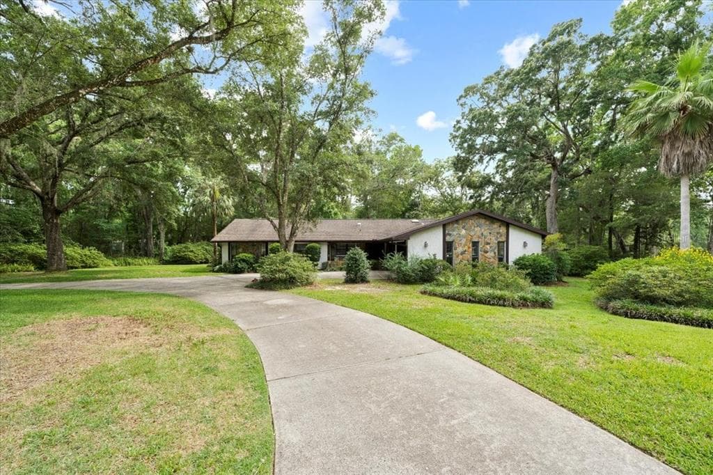 1221 CANDLELIGHT BOULEVARD BROOKSVILLE, FL 34601