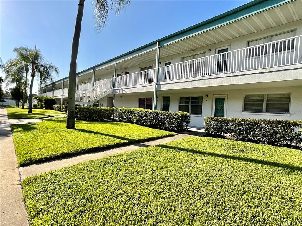 5217 81ST STREET N UNIT 7 ST PETERSBURG, FL 33709