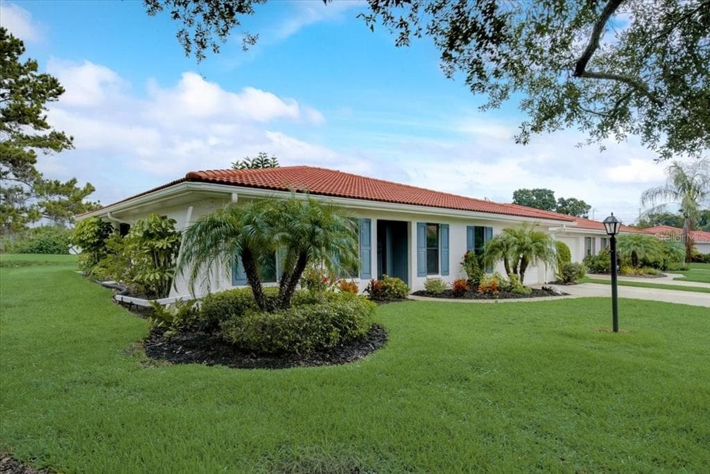 5065 VIVIENDA WAY UNIT 11 SARASOTA, FL 34235
