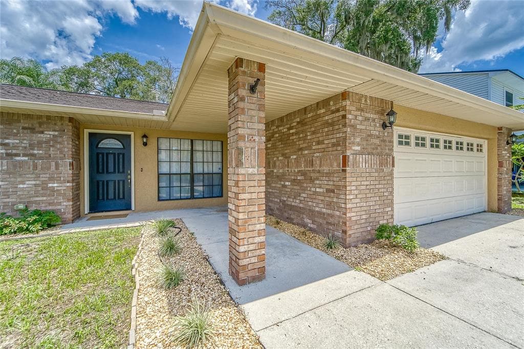 605 ANGELICA PLACE