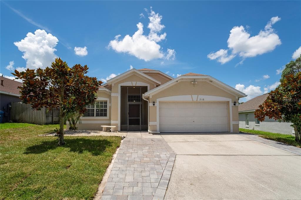 715 CHINA BERRY CIRCLE DAVENPORT, FL 33837