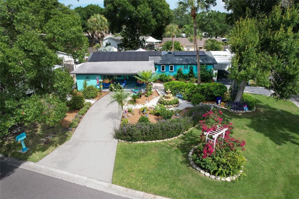 8401 STILLBROOK AVENUE TAMPA, FL 33615