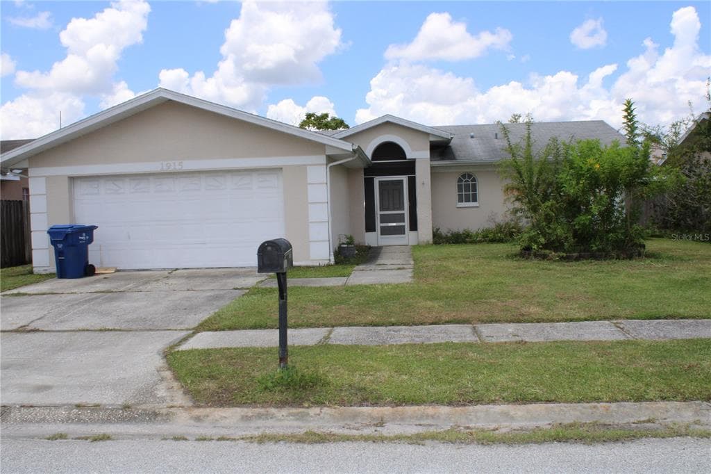 1915 CLOVERDALE COURT LUTZ, FL 33549