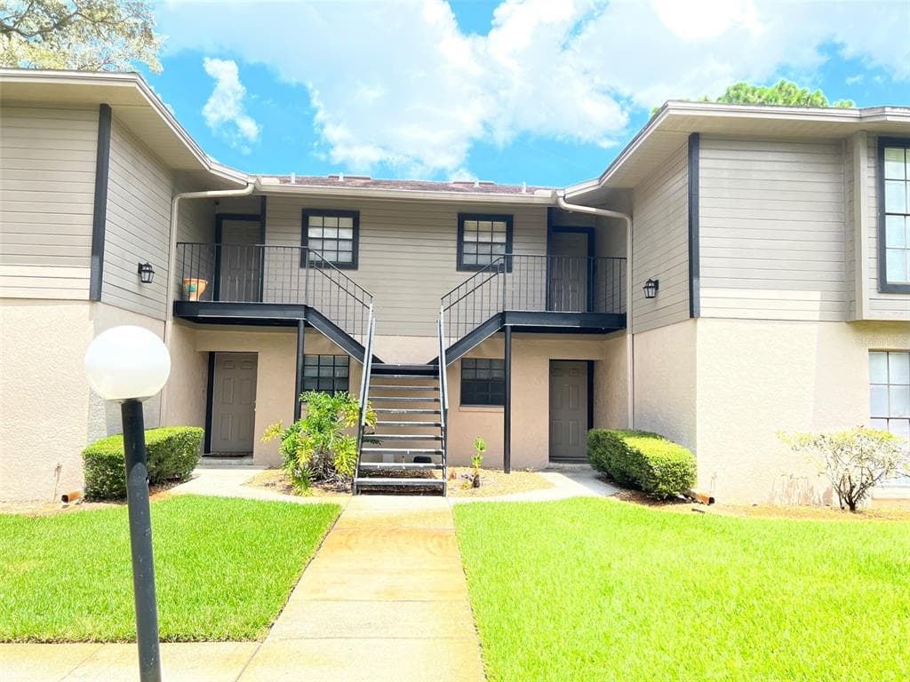 4105 ASHFORD GREEN PLACE UNIT C102 TAMPA, FL 33613