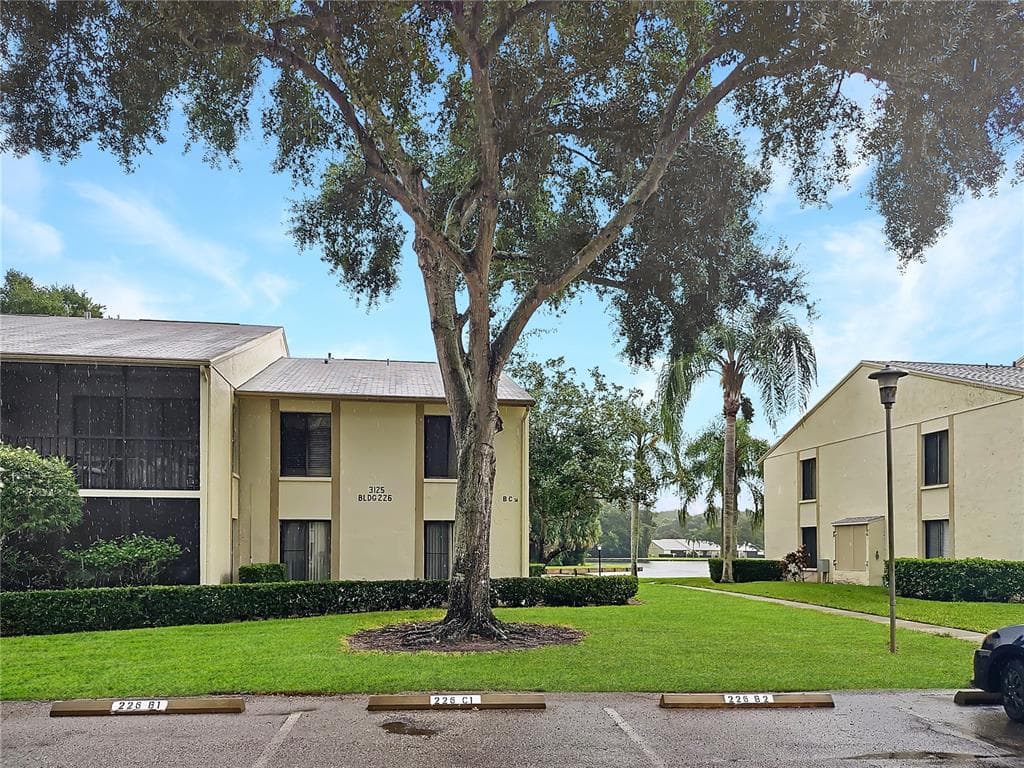 3101 LAKE PINE WAY UNIT H1 TARPON SPRINGS, FL 34688