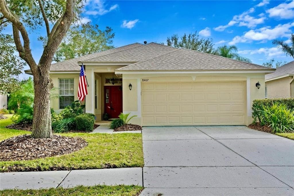 8407 FENWICK AVENUE TAMPA, FL 33647