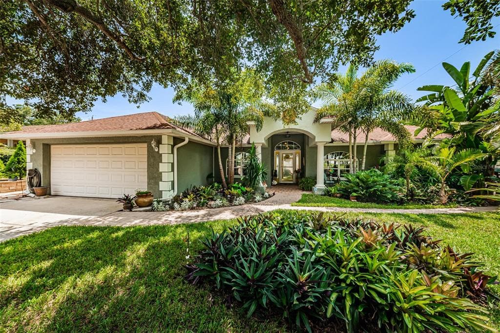 1296 HILL DRIVE LARGO, FL 33770
