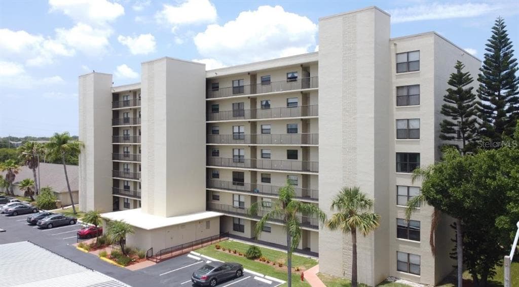 1000 COVE CAY DRIVE UNIT 1B CLEARWATER, FL 33760