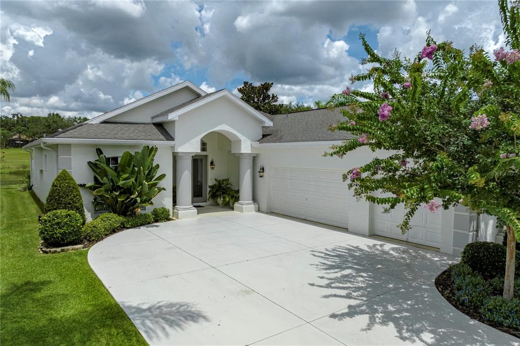 12427 WOODLANDS CIRCLE DADE CITY, FL 33525