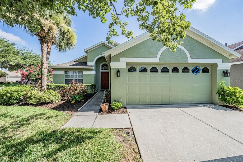 9935 STOCKBRIDGE DRIVE TAMPA, FL 33626